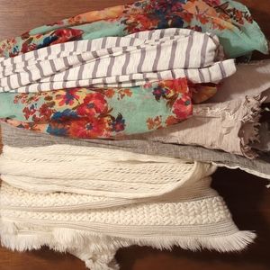 Lot of 5 scarves
